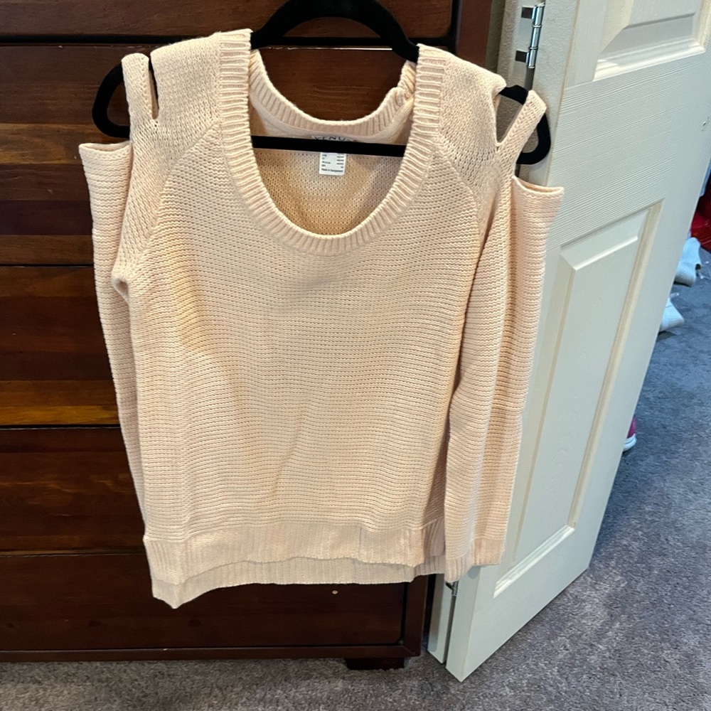 Cold shoulder cut out sweater